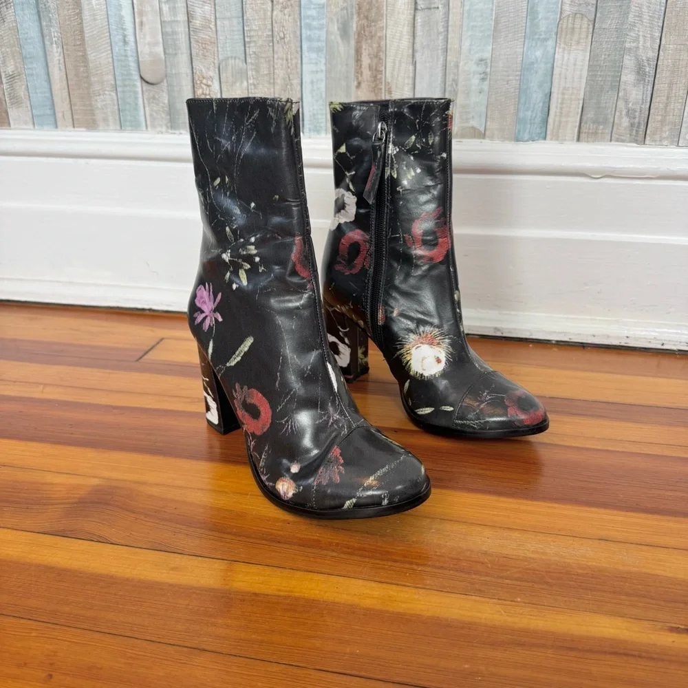 Matisse 6 Leather Floral Graffiti Posey Ankle Boot Bootie‎ Heeled Black Nastygal